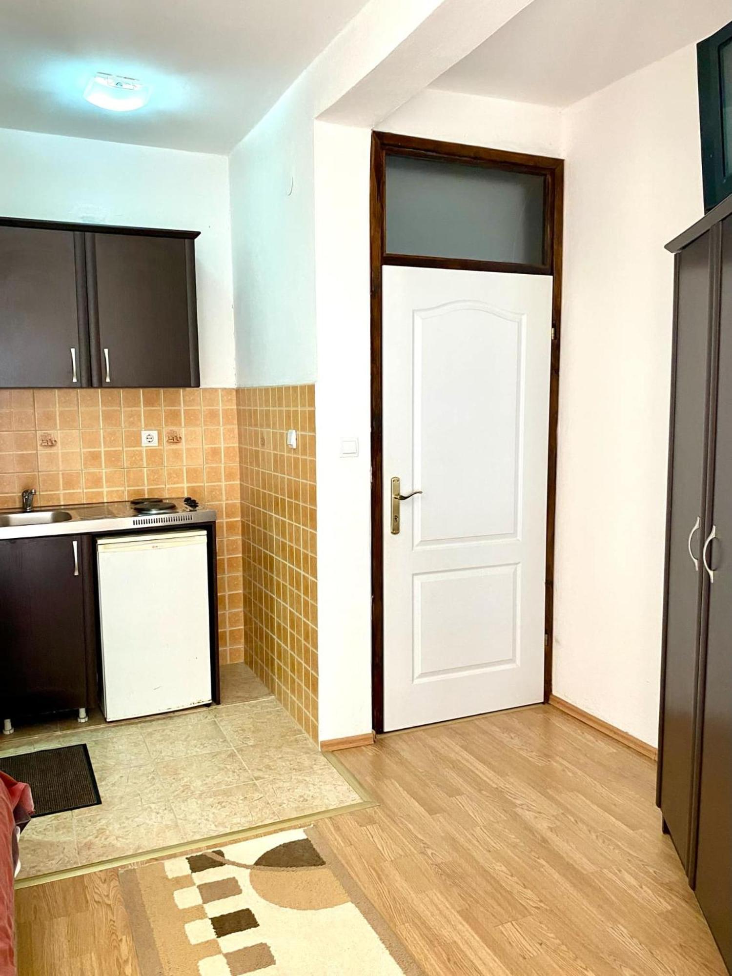 Dragovoja Lux Apartments & Rooms Улцинь Екстер'єр фото