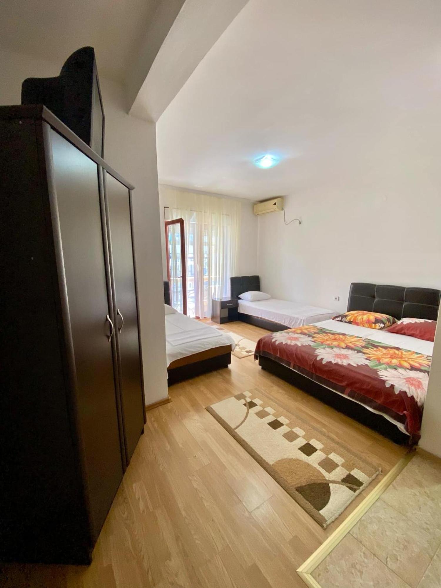 Dragovoja Lux Apartments & Rooms Улцинь Екстер'єр фото