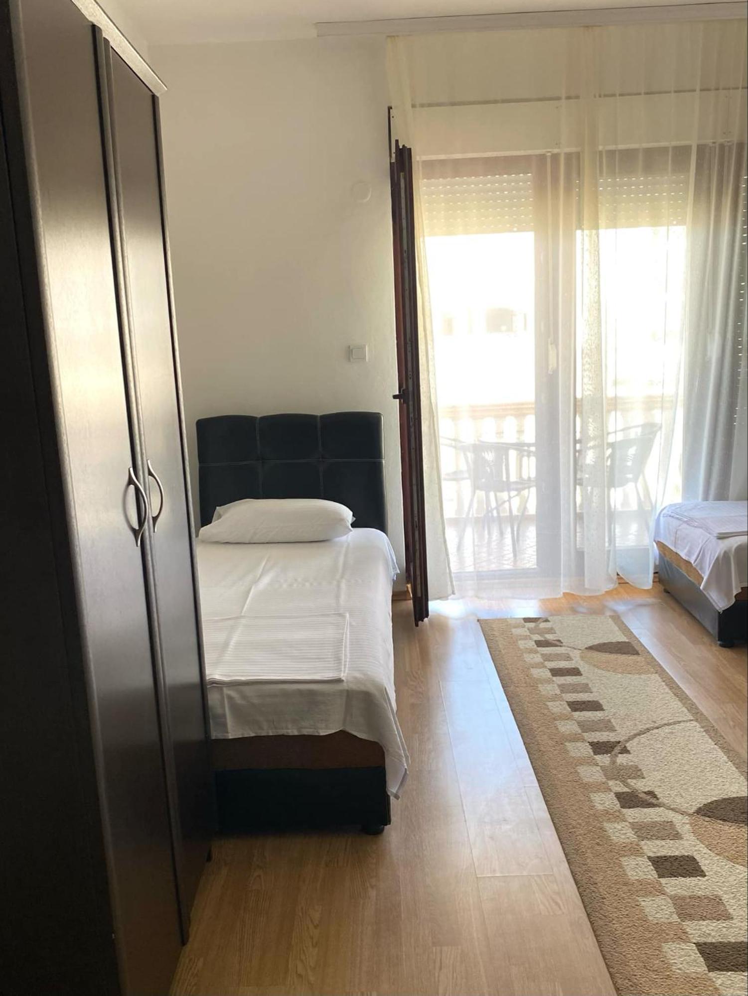 Dragovoja Lux Apartments & Rooms Улцинь Екстер'єр фото