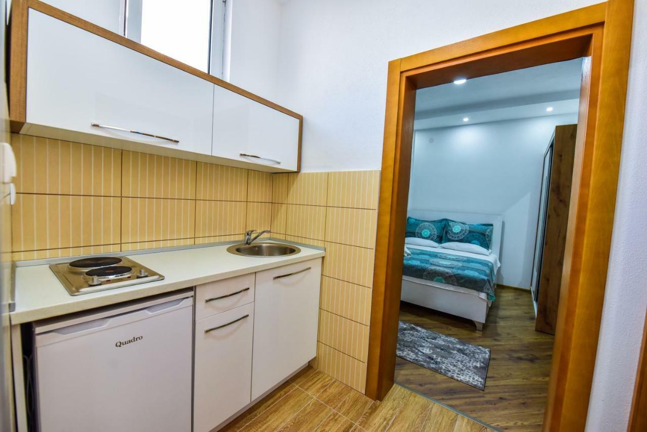 Dragovoja Lux Apartments & Rooms Улцинь Екстер'єр фото