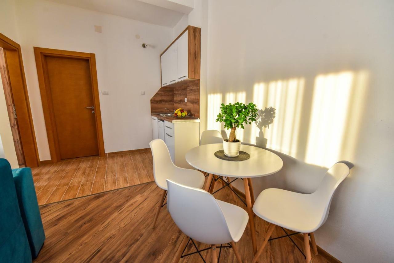Dragovoja Lux Apartments & Rooms Улцинь Екстер'єр фото