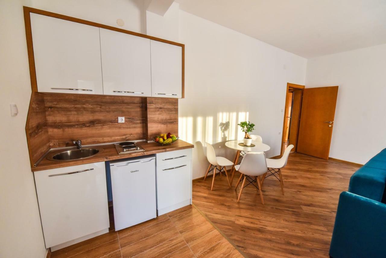 Dragovoja Lux Apartments & Rooms Улцинь Екстер'єр фото